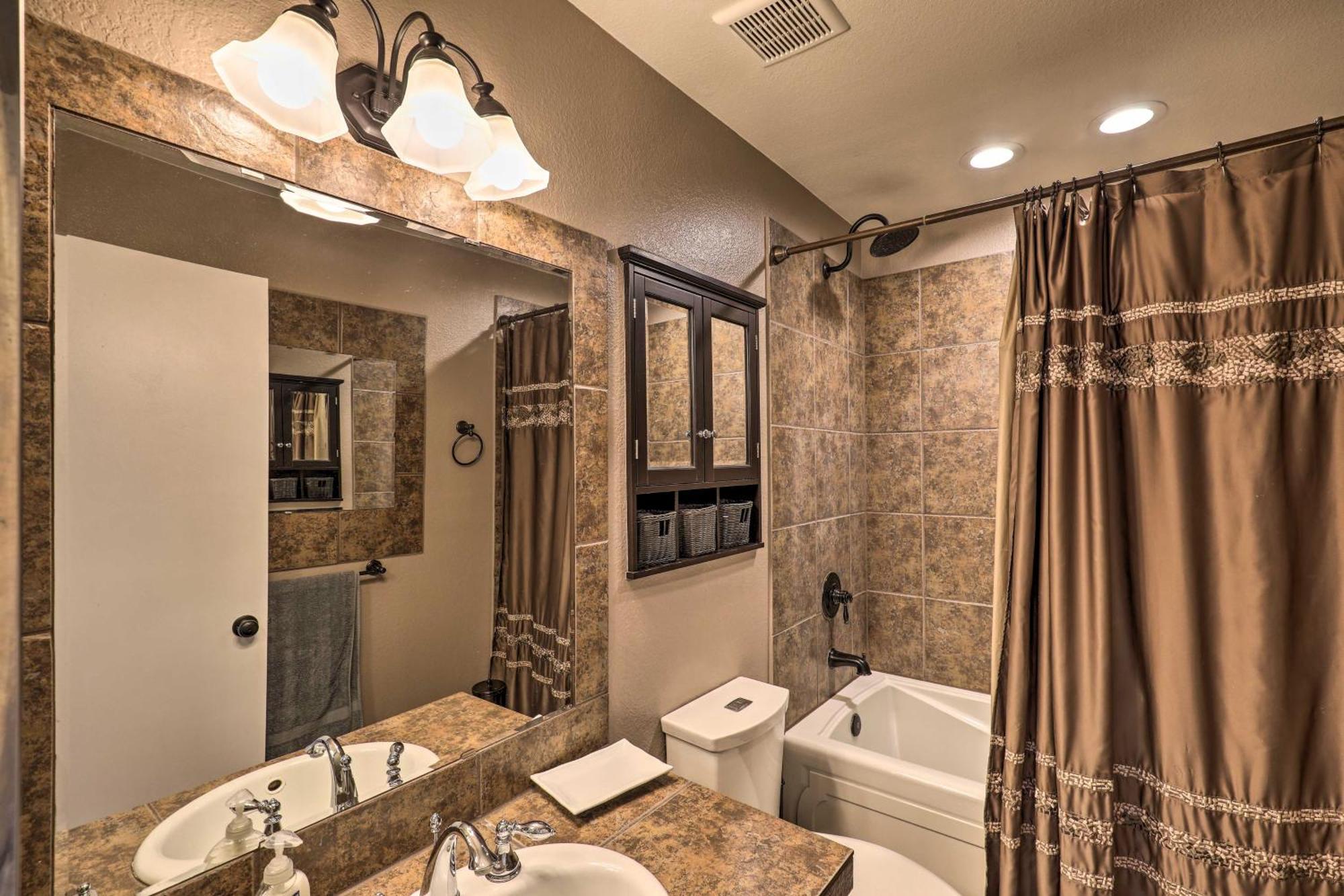 הוילה East Tucson House With Private Backyard And Fire Pit מראה חיצוני תמונה